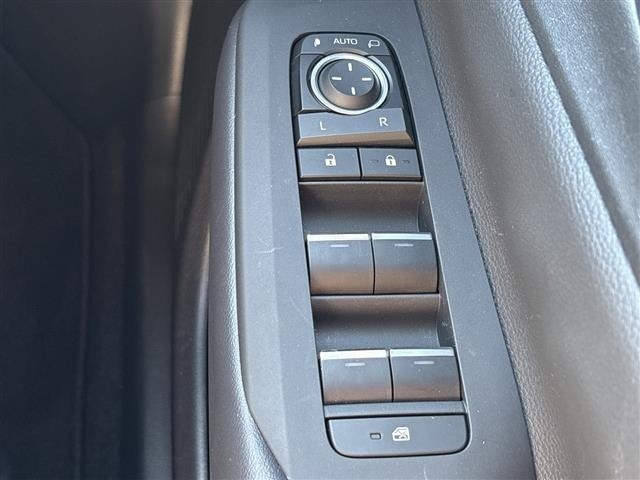 Toyota PRIUS 2023 8272447-5