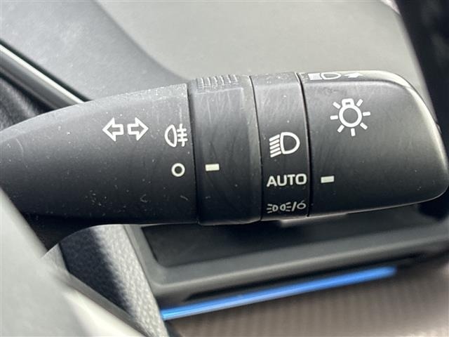 Toyota PRIUS 2023 8272448-19