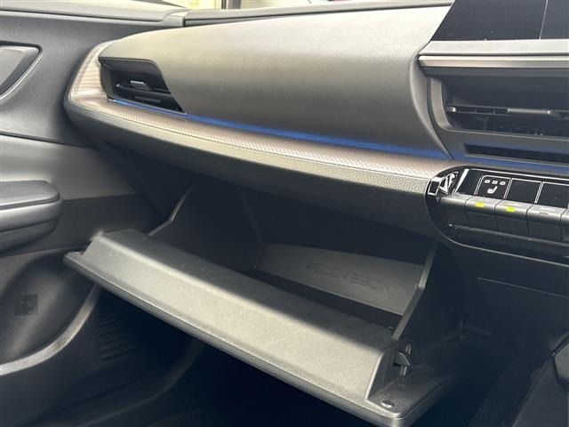 Toyota PRIUS 2023 8272448-4