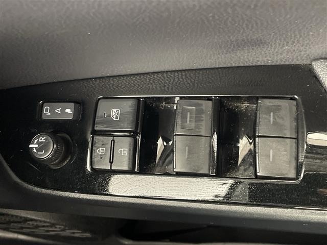 Toyota PRIUS 2019 8272450-4