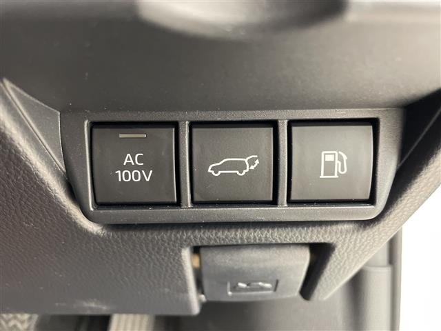 Toyota PRIUS 2024 8272451-11
