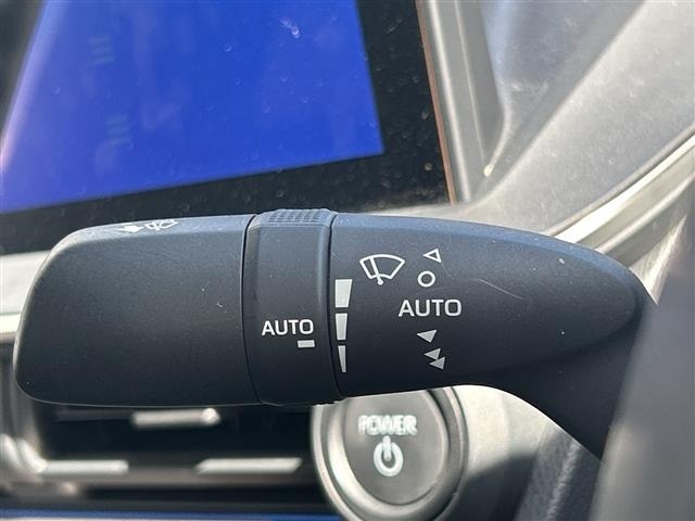 Toyota PRIUS 2023 8272453-10