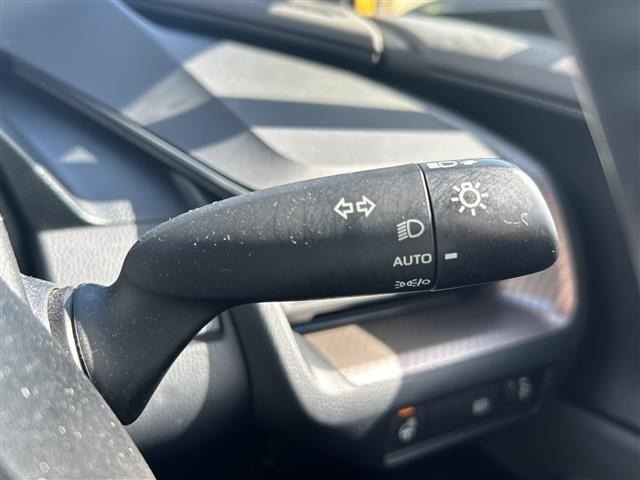 Toyota PRIUS 2023 8272453-11