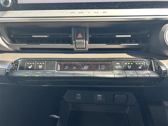 Toyota PRIUS 2023 8272453-12