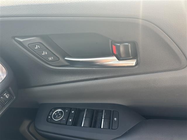 Toyota PRIUS 2023 8272453-6
