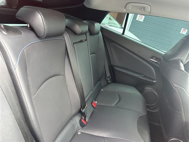 Toyota PRIUS 2021 8272454-3
