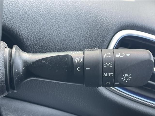 Toyota PRIUS 2019 8272456-7