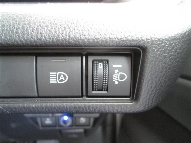 Toyota PRIUS 2024 8272457-12