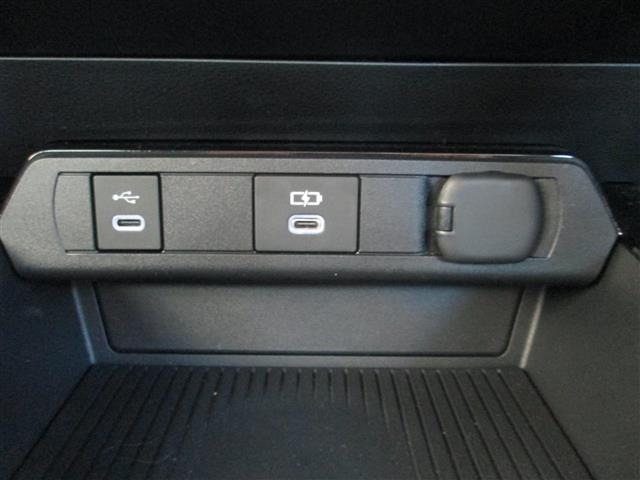 Toyota PRIUS 2024 8272457-3