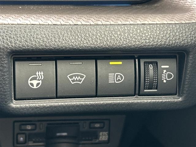 Toyota PRIUS 2023 8272458-11