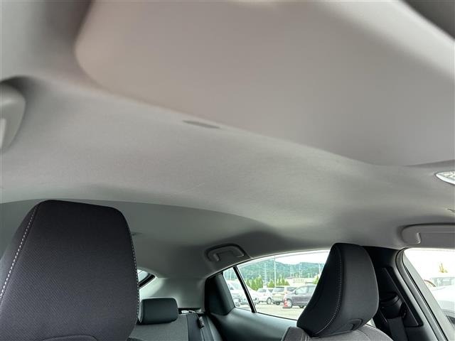 Toyota PRIUS 2023 8272458-4