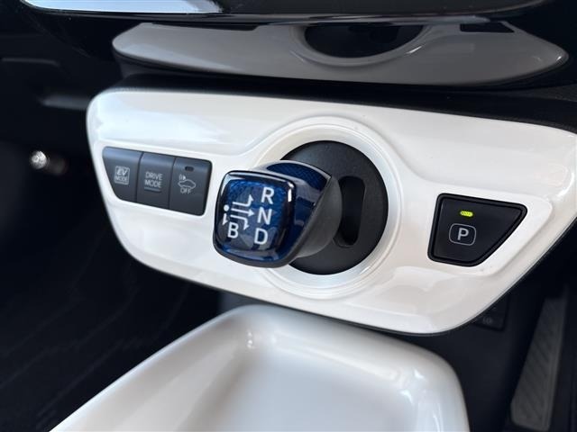 Toyota PRIUS 2016 8272459-7