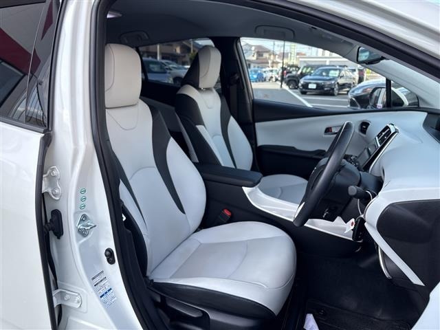 Toyota PRIUS 2016 8272459-8