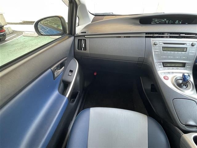 Toyota PRIUS 2013 8272461-2