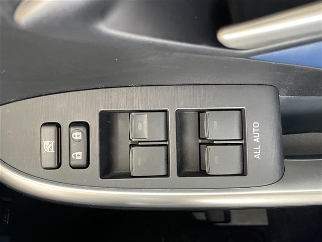 Toyota PRIUS 2013 8272461-3