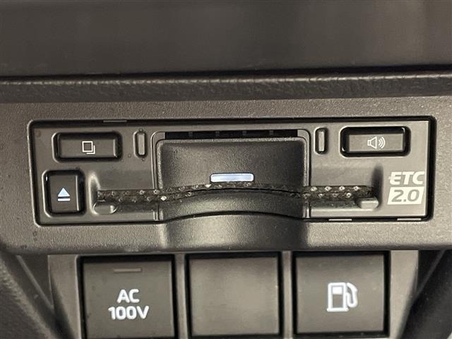 Toyota PRIUS 2023 8272462-19