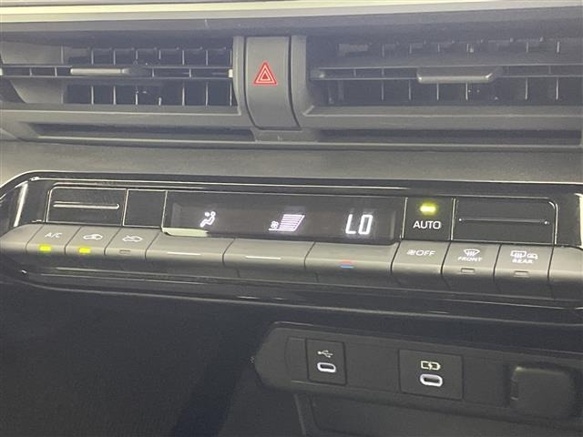 Toyota PRIUS 2023 8272462-20