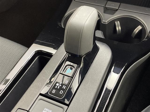 Toyota PRIUS 2023 8272462-22