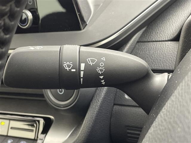 Toyota PRIUS 2023 8272462-8