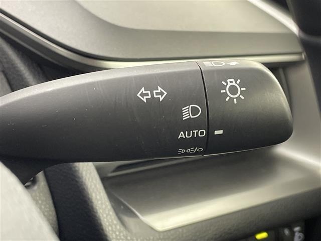Toyota PRIUS 2023 8272462-9