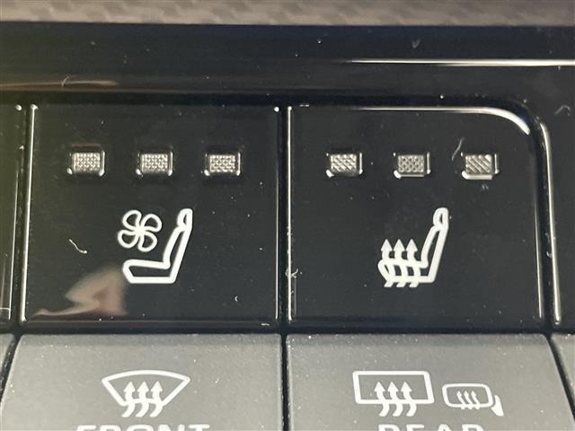 Toyota PRIUS 2023 8272463-8
