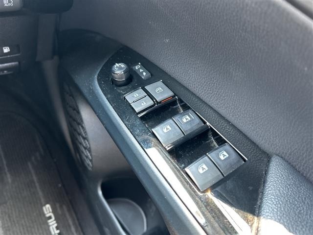 Toyota PRIUS 2017 8272464-22