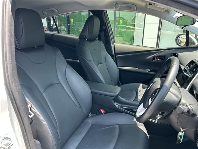 Toyota PRIUS 2017 8272464-4
