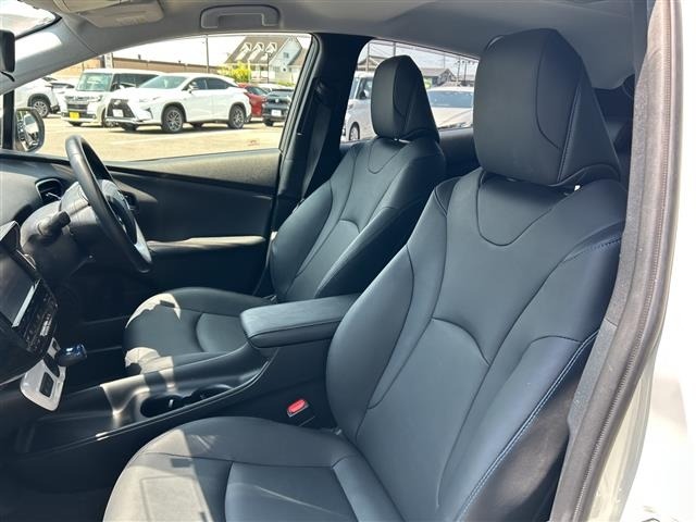 Toyota PRIUS 2017 8272464-6