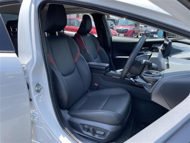 Toyota PRIUS 2024 8272465-10
