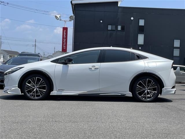 Toyota PRIUS 2024 8272465-2
