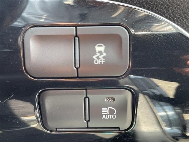 Toyota PRIUS 2021 8272466-11