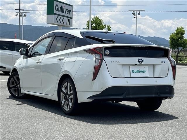 Toyota PRIUS 2016 8272467-13