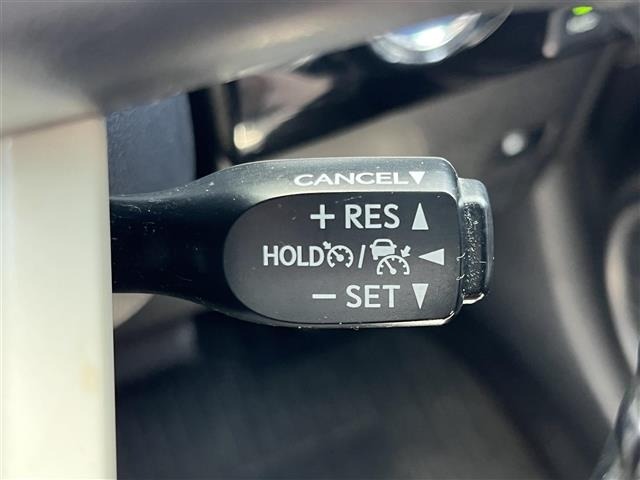 Toyota PRIUS 2016 8272467-7