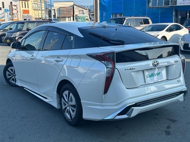 Toyota PRIUS 2016 8272468-13