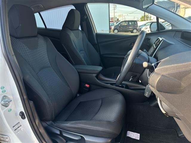 Toyota PRIUS 2016 8272468-2