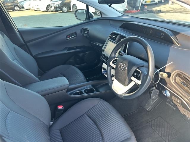 Toyota PRIUS 2016 8272468-20