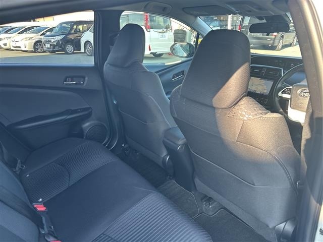 Toyota PRIUS 2016 8272468-6