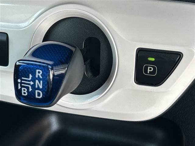 Toyota PRIUS 2016 8272468-8