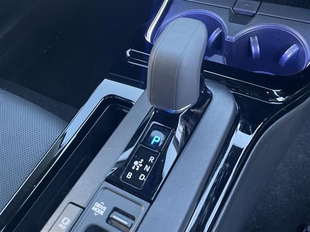 Toyota PRIUS 2023 8272469-11