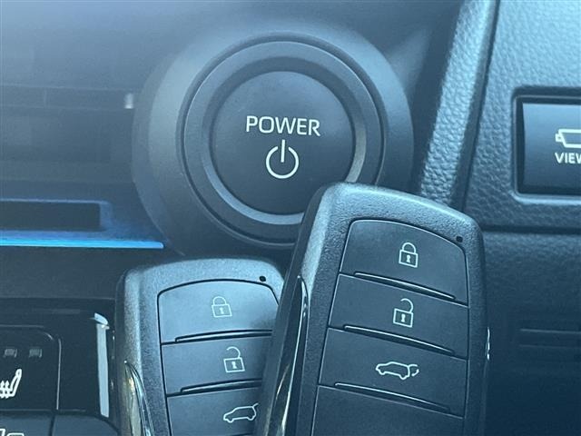 Toyota PRIUS 2023 8272469-6