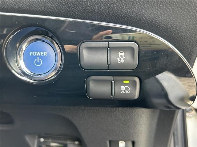 Toyota PRIUS 2016 8272471-8