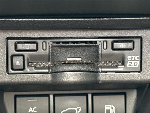 Toyota PRIUS 2023 8272472-7