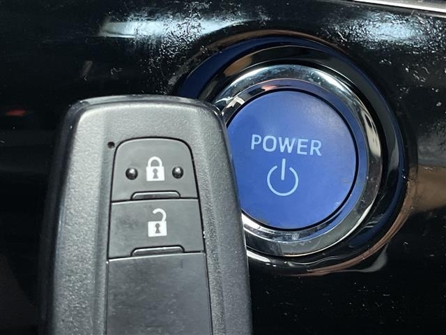 Toyota PRIUS 2018 8272473-21