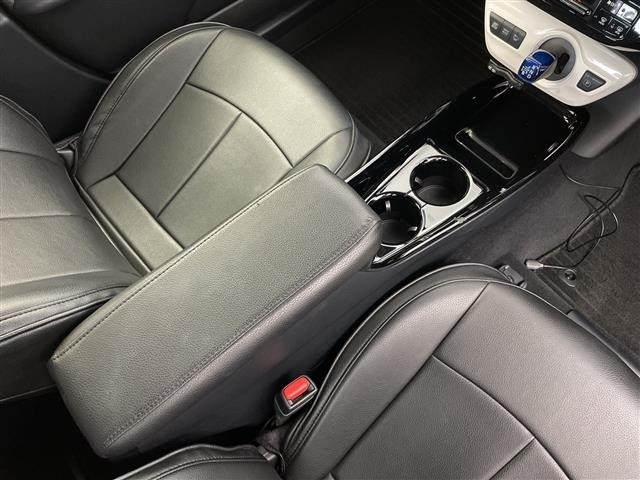 Toyota PRIUS 2018 8272473-3