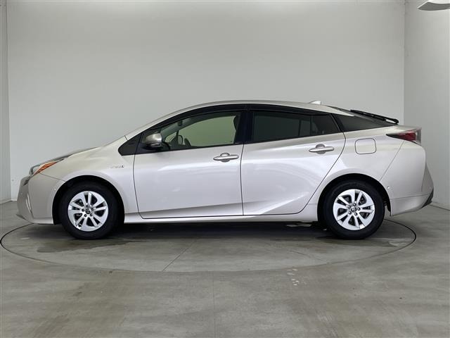 Toyota PRIUS 2018 8272473-6