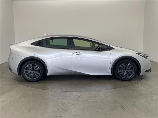 Toyota PRIUS 2023 8272474-21