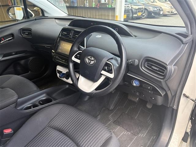 Toyota PRIUS 2016 8272475-15