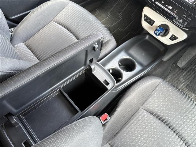 Toyota PRIUS 2016 8272475-4