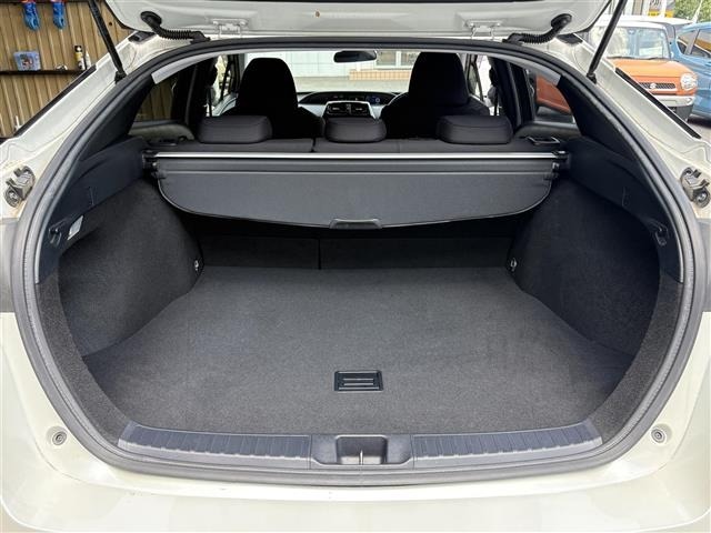 Toyota PRIUS 2016 8272475-9