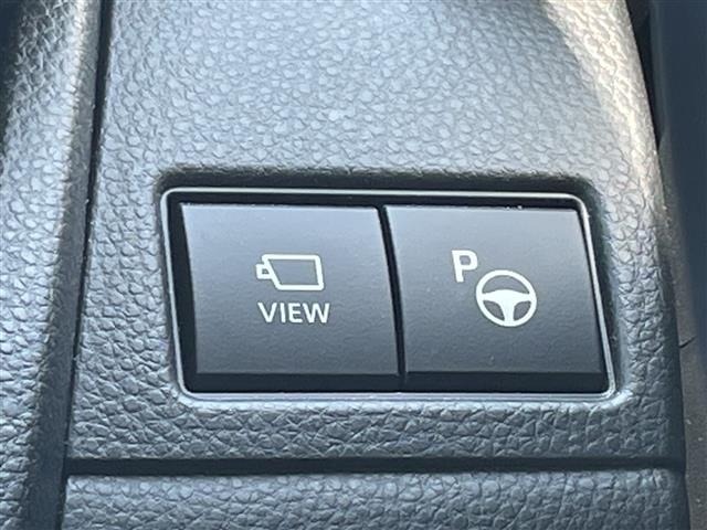 Toyota PRIUS 2023 8272477-3